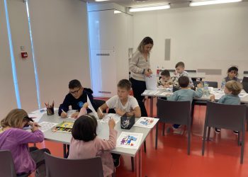 Ξεκίνησε το εργαστήριο ζωγραφικής και κατασκευών στη Βιβλιοθήκη