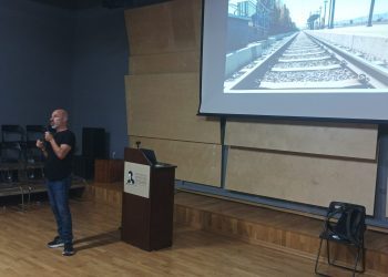 Στέφανος Ξενάκης: Μια ομιλία στο Μουσείο Τσιτσάνη που ενέπνευσε το κοινό για… εσωτερικό διάλογο