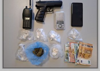 Στα χέρια των αστυνομικών άνδρας στην κατοχή του οποίου βρέθηκαν ναρκωτικά