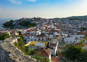 Αυτό είναι το ελληνικό νησί που ξεπέρασε μέχρι και τη Μαγιόρκα – Πέμπτο ωραιότερο στην Ευρώπη
