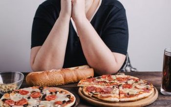 Ακατάστατο ωράριο φαγητού & πρόσληψη βάρους: Ο ρόλος του εγκεφάλου και του ήπατος