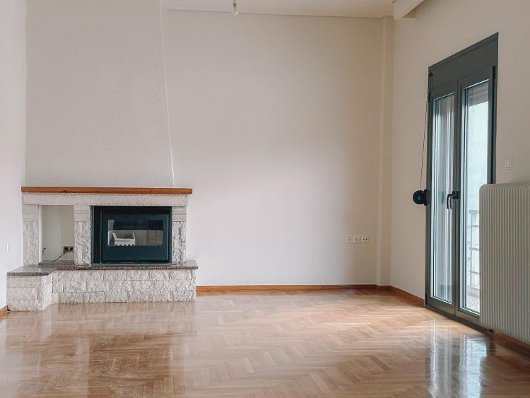 ENOIKIAZETAI πλήρως ανακαινισμένο διαμερισμα 1ου ορόφου,127τμ, κοντά στο Μαιευτήριο