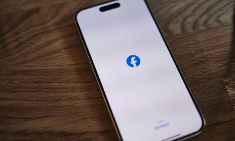 Facebook: Προσοχή σε μηνύματα για απενεργοποίηση λογαριασμού – Νέα απάτη με τη μέθοδο phishing