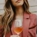 Μόδα και Κρασί: Τα καλύτερα outfits για ένα ραντεβού με κρασί Minuty