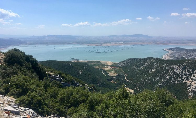 Το χωριό της Μαγνησίας με την λίμνη που αποτελεί το σήμα κατατεθέν του