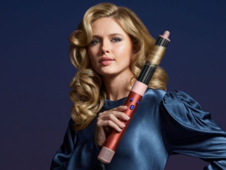 Curly or straight? Το… μυστικό για να πετύχεις κάθε hair look