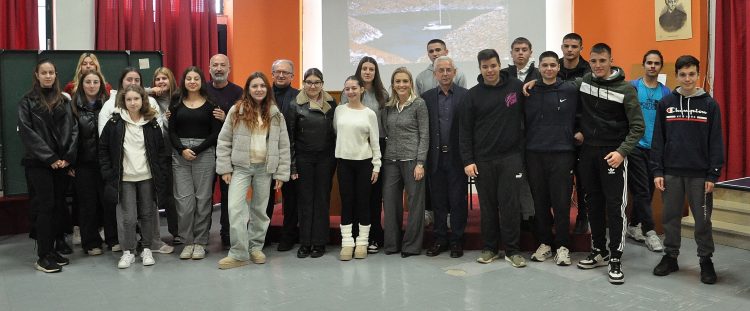 Στο 6ο ΓΕΛ ο καθηγητής κ. Ιωάννης Φίκας για τον εορτασμό της Παγκόσμιας Ημέρας Φιλοσοφίας