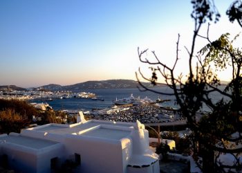 Telegraph: Στην Ελλάδα δύο από τα πιο άσχημα μέρη στην Ευρώπη