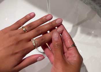 Sorry burgundy nails! Το bubble bath mani είναι το νέο chic χρώμα των τελευταίων ημερών