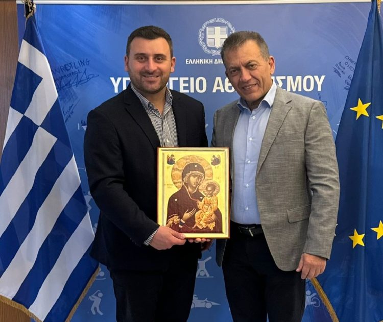 «Πράσινο φως» για την κατασκευή γηπέδου ποδοσφαίρου στην Χρυσομηλιά Καλαμπάκας από τον Γιάννη Βρούτση  