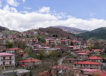 Ένα γραφικό χωριό του Μετσόβου στις πλαγιές της βόρειας Πίνδου χτισμένο πριν τον 16ο αιώνα & χαρακτηρισμένος παραδοσιακός οικισμός