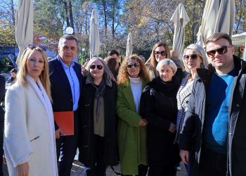 Ο Περιφερειάρχης Θεσσαλίας δώρισε Tablets στους μαθητές του Δήμου Αργιθέας εκπληρώνοντας την υπόσχεση του