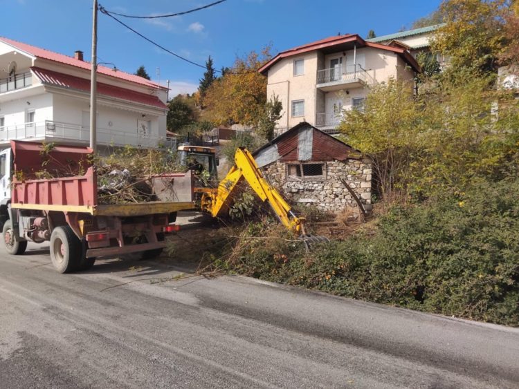 Την αντιπλημμυρική τάφρο και τα ρέματα της Τρυγώνας καθαρίζει μετά από χρόνια ο Δήμος Μετεώρων
