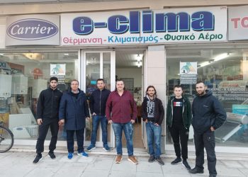 Ηλεκτρολόγοι του Δημόσιου Σ.Α.Ε.Κ. Τρικάλων στην Πρωτοποριακή εταιρεία «E-Clima» στα Τρίκαλα: Μαθαίνοντας την Ενέργεια του Μέλλοντος με τον Καθηγητή τους Μάριο Παπαευσταθίου