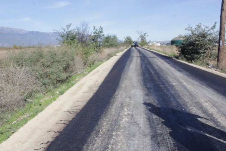 Ασφαλτοστρώνονται αγροτικοί δρόμοι στο Παλαιομονάστηρο