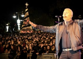 Με Στέλιο Ρόκκο το άναμμα του Χριστουγεννιάτικου Δένδρου στη Λάρισα σε μια μεγάλη συναυλία στην Κεντρική πλατεία την Τετάρτη