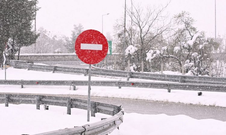 Καιρός: Ο Ιανουάριο φέρνει «τέρας» από τον βορρά στην Ελλάδα – Πότε θα «χτυπήσει»