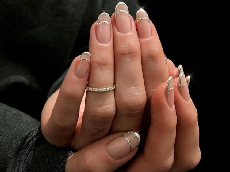 Xmas nails: 6 ιδέες για γιορτινά manicure που εκπέμπουν το απόλυτο festive vibe