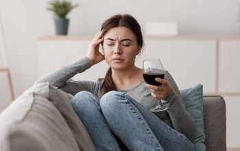 Γιατί το κόκκινο κρασί προκαλεί πονοκέφαλο – Πώς να τον μειώσετε