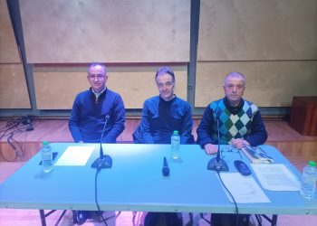 «Τρότζαν»: Ένα δυστοπικό ταξίδι στο μέλλον που φαντάζει ανησυχητικά οικείο | Παρουσιάστηκε στα Τρίκαλα το βιβλίο του Θανάση Χειμωνά