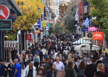 Κλειστά σούπερ μάρκετ και καταστήματα σήμερα λόγω αργίας: Τι ώρα ανοίγουν αύριο