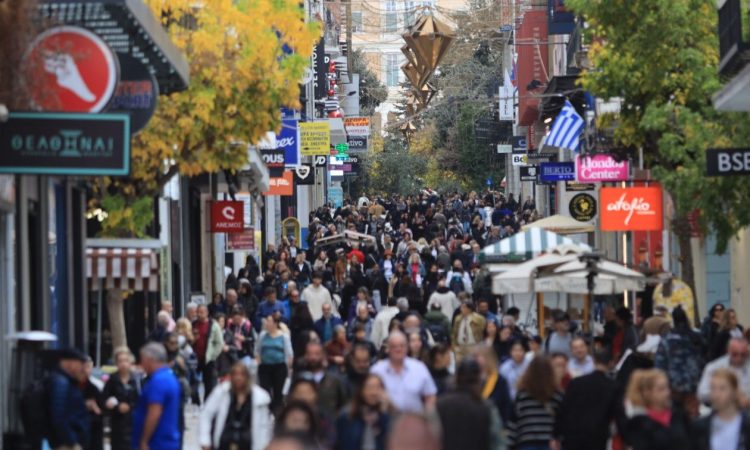 Κλειστά σούπερ μάρκετ και καταστήματα σήμερα λόγω αργίας: Τι ώρα ανοίγουν αύριο