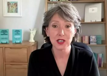 Γυναίκα «πέθανε και πέρασε τρεις μέρες στον ουρανό» – Τι της είπαν για το μέλλον της ανθρωπότητας
