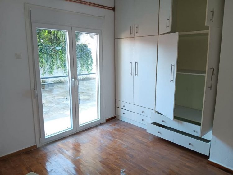 ΕΝΟΙΚΙΑΖΕΤΑΙ ισόγειο διαμέρισμα, 150τμ., στο Βαρούσι