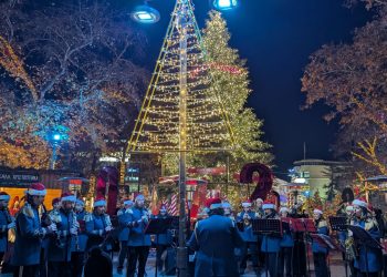 Larissa Santa City: Η πόλη στον ρυθμό των Χριστουγέννων με τη Φιλαρμονική, τις Λέσχες Πολιτισμού και το Στέκι του Άη Βασίλη