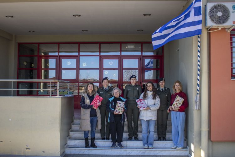 Προσφορά εξοπλισμού από τις γυναίκες της ΣΜΥ σε δομές του Δ. Τρικκαίων και της περιοχής