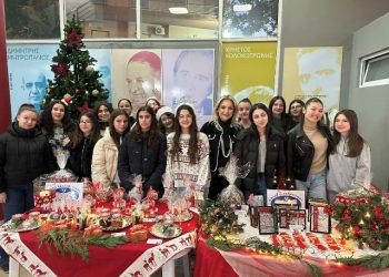 9ο Γυμνάσιο Τρικάλων: Επιτυχές Χριστουγεννιάτικο bazaar