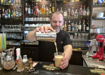 Café Belair – Το διαχρονικό στέκι της πόλης των Τρικάλων εδώ και δεκαετίες 