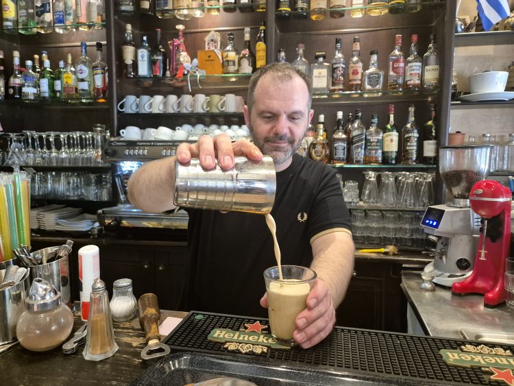 Café Belair – Το διαχρονικό στέκι της πόλης των Τρικάλων εδώ και δεκαετίες