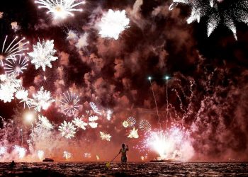 Πρωτοχρονιά: Τα πιο περίεργα έθιμα όταν το ρολόι χτυπάει μεσάνυχτα