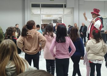 Χριστουγεννιάτικες νότες για τα παιδιά στο Εργατικό Κέντρο