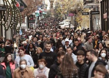 Εορταστικό ωράριο από αύριο: Πώς θα λειτουργήσουν τα καταστήματα – Ποιες Κυριακές θα είναι ανοιχτά