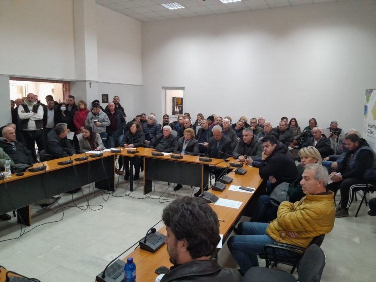 Επιτροπή Ανασυγκρότησης Φαρκαδόνας: Αίτημα για άμεσης σύγκλησης έκτακτου Δημοτικού Συμβουλίου
