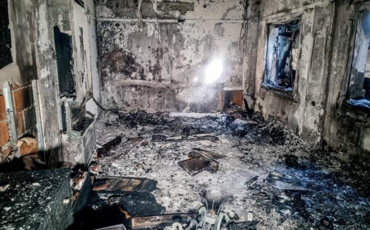 Φωτογραφίες από τις καταστροφές που προκάλεσε η φωτιά στο εσωτερικό του ξενοδοχείου “Αιολικός Αστήρ” Καλαμπάκας