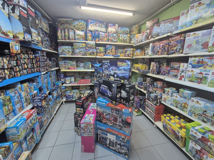 Φέτος τα Χριστούγεννα ξεκινούν από τα Junior Toys στα Τρίκαλα!