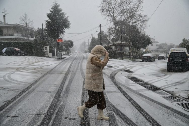 Έκτακτο δελτίο επιδείνωση καιρού εξέδωσε η ΕΜΥ – Καταιγίδες, χιονοπτώσεις και θυελλώδεις άνεμοι από αύριο Δευτέρα