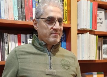 Κωστής Τσιοπελάκος: Η αγάπη για το βιβλίο ανθίζει τα Χριστούγεννα | Συνέντευξη με τον πρόεδρο των Βιβλιοπωλών Τρικάλων