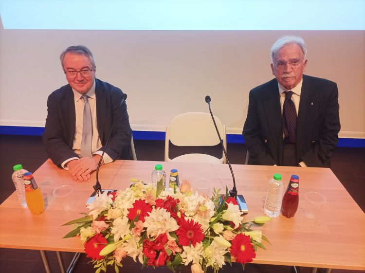 Ηλίας Μόσιαλος: Μαθήματα από την Πανδημία | Ενδιαφέρουσα εκδήλωση της Τρικαλινής Λέσχης Προβληματισμού