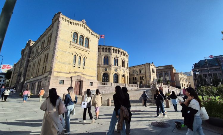 Σε ποια χώρα μπορείς να δεις τα οικονομικά του γείτονα;
