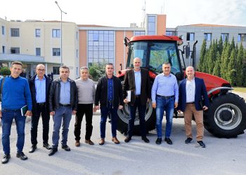 Δωρεά γεωργικού ελκυστήρα στην Περιφέρεια Θεσσαλίας