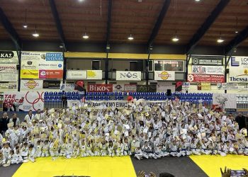 250 μικροί αθλητές συμμετείχαν στις εξετάσεις έγχρωμων ζωνών του ΣΟΑΤ
