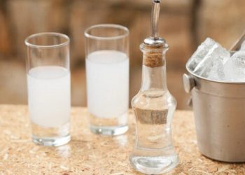 Καφετέρια στη Θεσσαλία κάνει την διαφορά: Όλοι οι καφέδες 1 ευρώ και το τσίπουρο με μεζέ 2 ευρώ