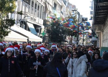 Χριστουγεννιάτικη παρέλαση στην πρωτεύουσα των Χριστουγέννων