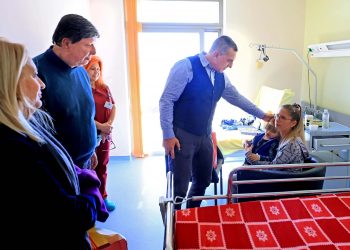 Επίσκεψη του Περιφερειάρχη Θεσσαλίας Δημήτρη Κουρέτα σε δομές υγείας και πρόνοιας στα Τρίκαλα