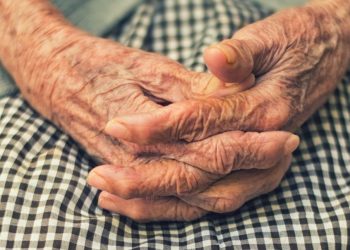 Ιωάννινα: 84χρονη… ατσίδα την «έστησε» σε απατεώνα που πήγε να την κλέψει