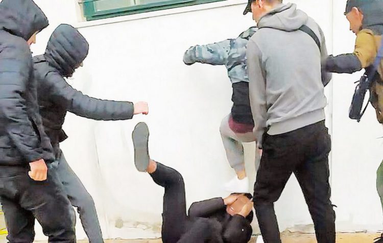 Άγριο ξύλο σε 15χρονο από ανήλικους σε χωριό των Φαρσάλων – Συνελήφθησαν μαζί με τους γονείς